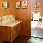 Semesterbostad Lovely Summerhouse By Sejero Bay